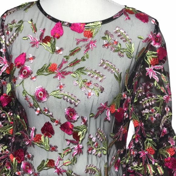 Weavz Embroidered Floral Bell Sleeve Sheer Top S - Picture 4 of 14